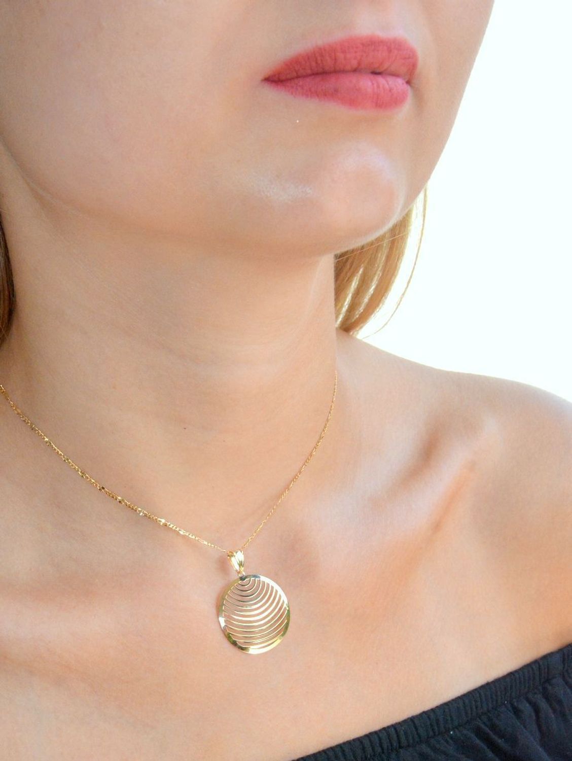 Złota zawieszka 375 klasyczne kółko ZA 7014 375.jpg